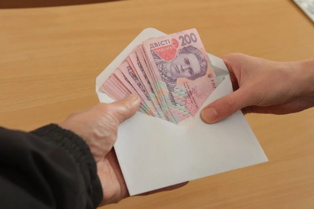 Детінізація в Україні