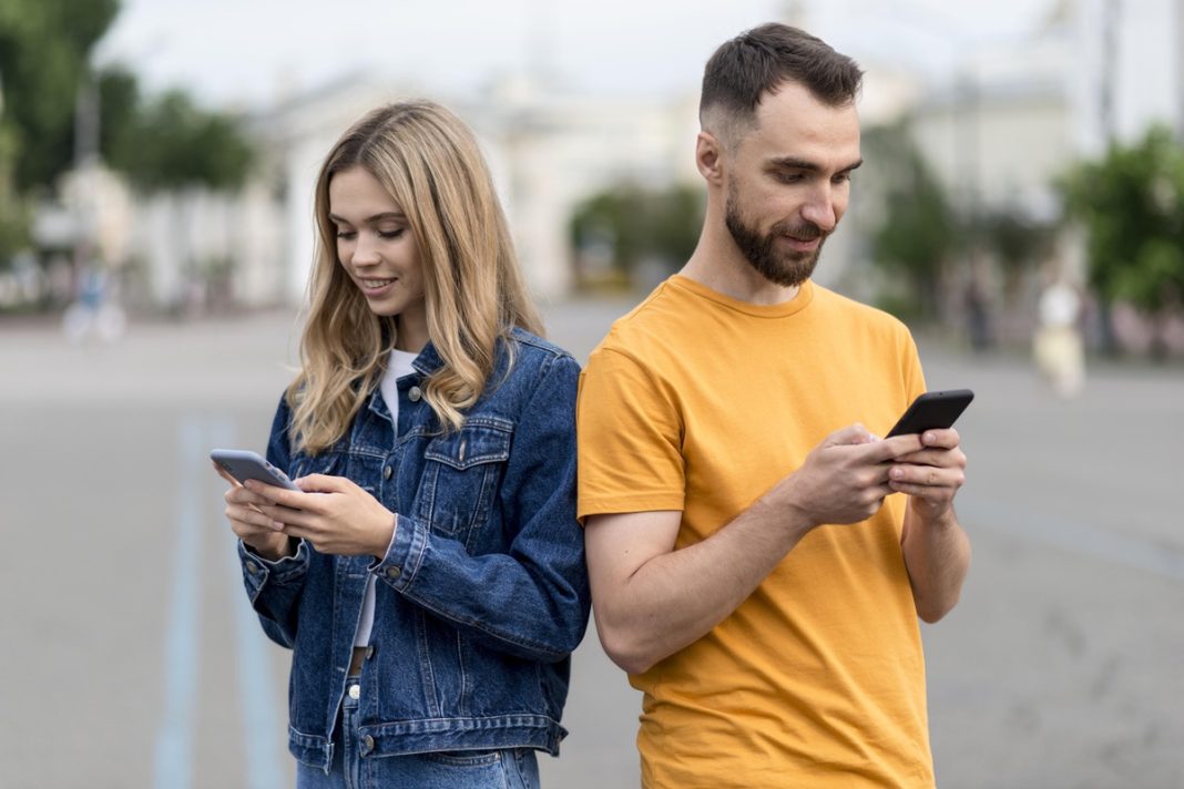 Люди та смартфони