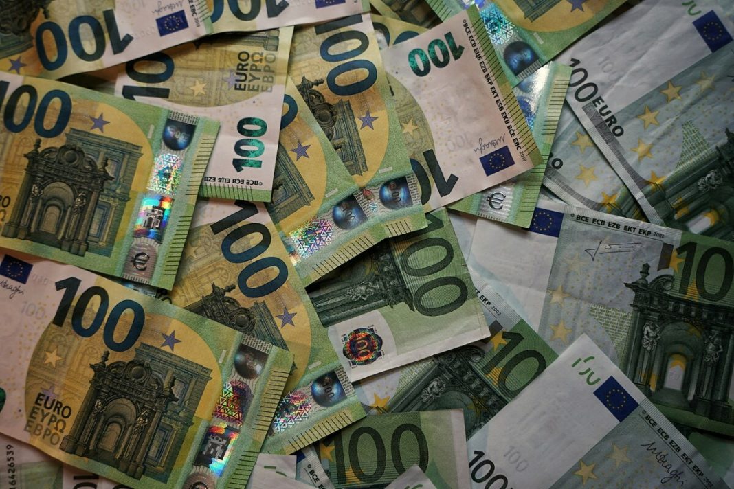 236 млн євро для України
